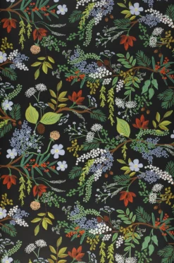 Selbstklebende Tapete Juniper Forest Schwarz