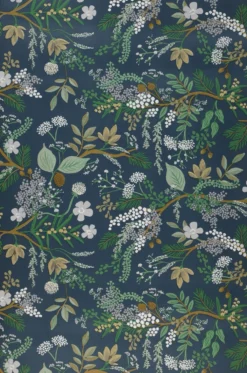 Selbstklebende Tapete Juniper Forest Grüntöne